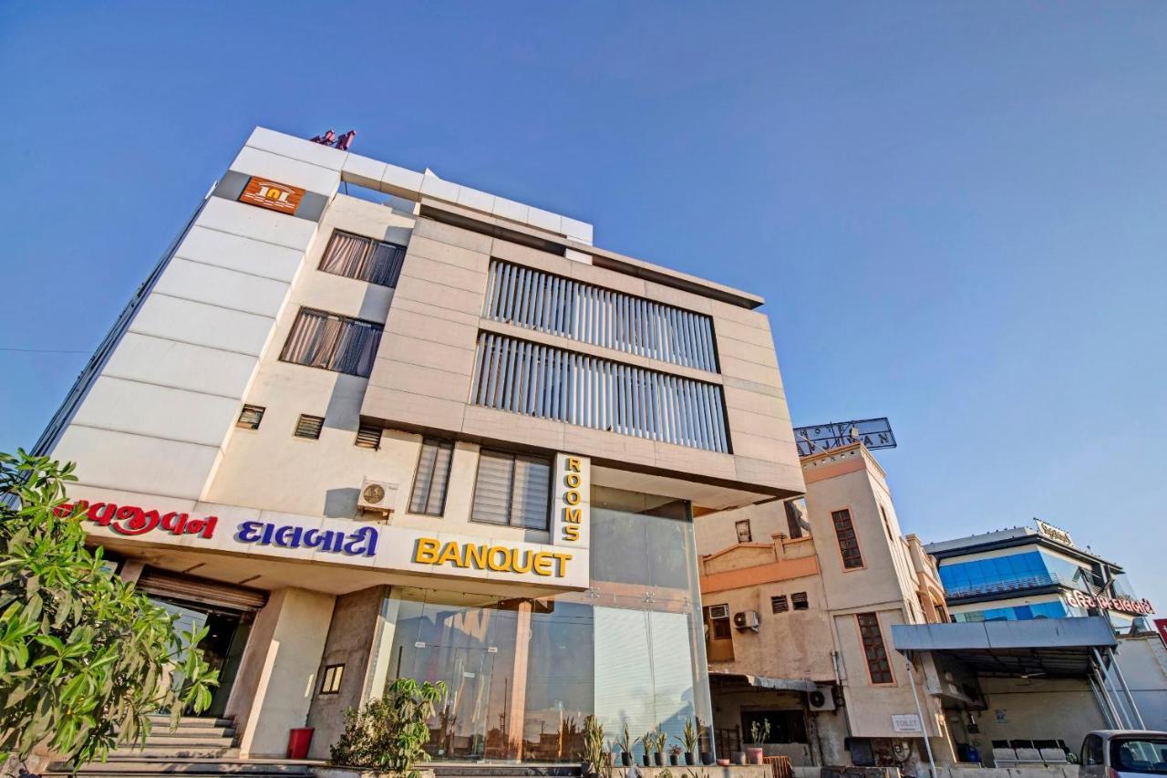 Hotel Navjivan Himatnagar Exteriér fotografie