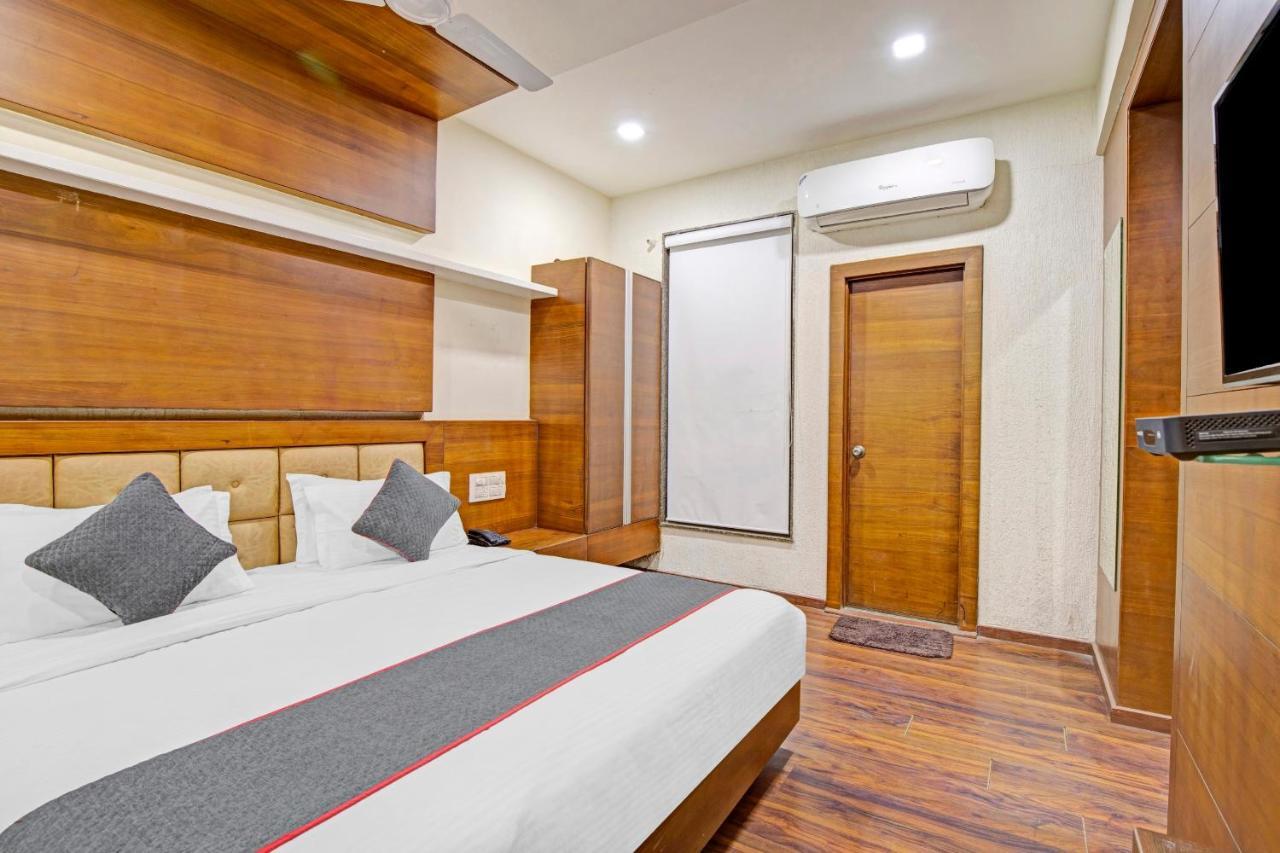 Hotel Navjivan Himatnagar Exteriér fotografie
