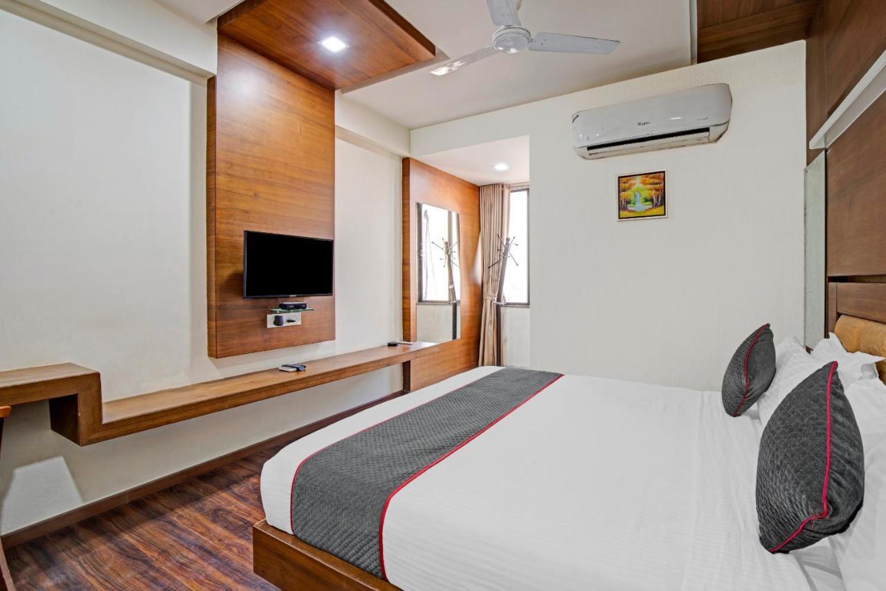 Hotel Navjivan Himatnagar Exteriér fotografie