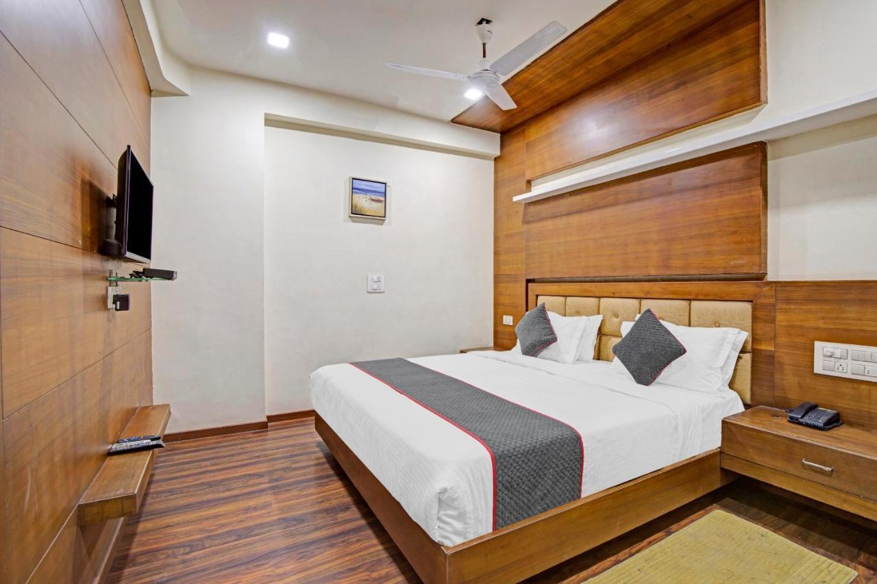 Hotel Navjivan Himatnagar Exteriér fotografie