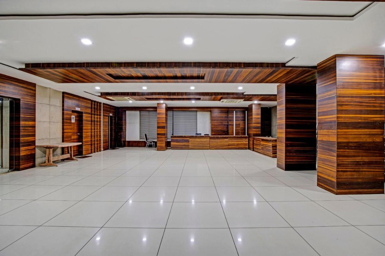 Hotel Navjivan Himatnagar Exteriér fotografie