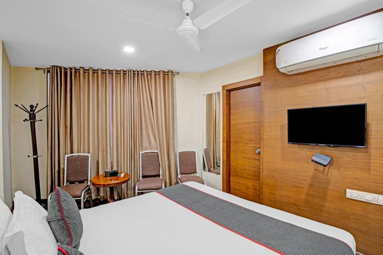 Hotel Navjivan Himatnagar Exteriér fotografie