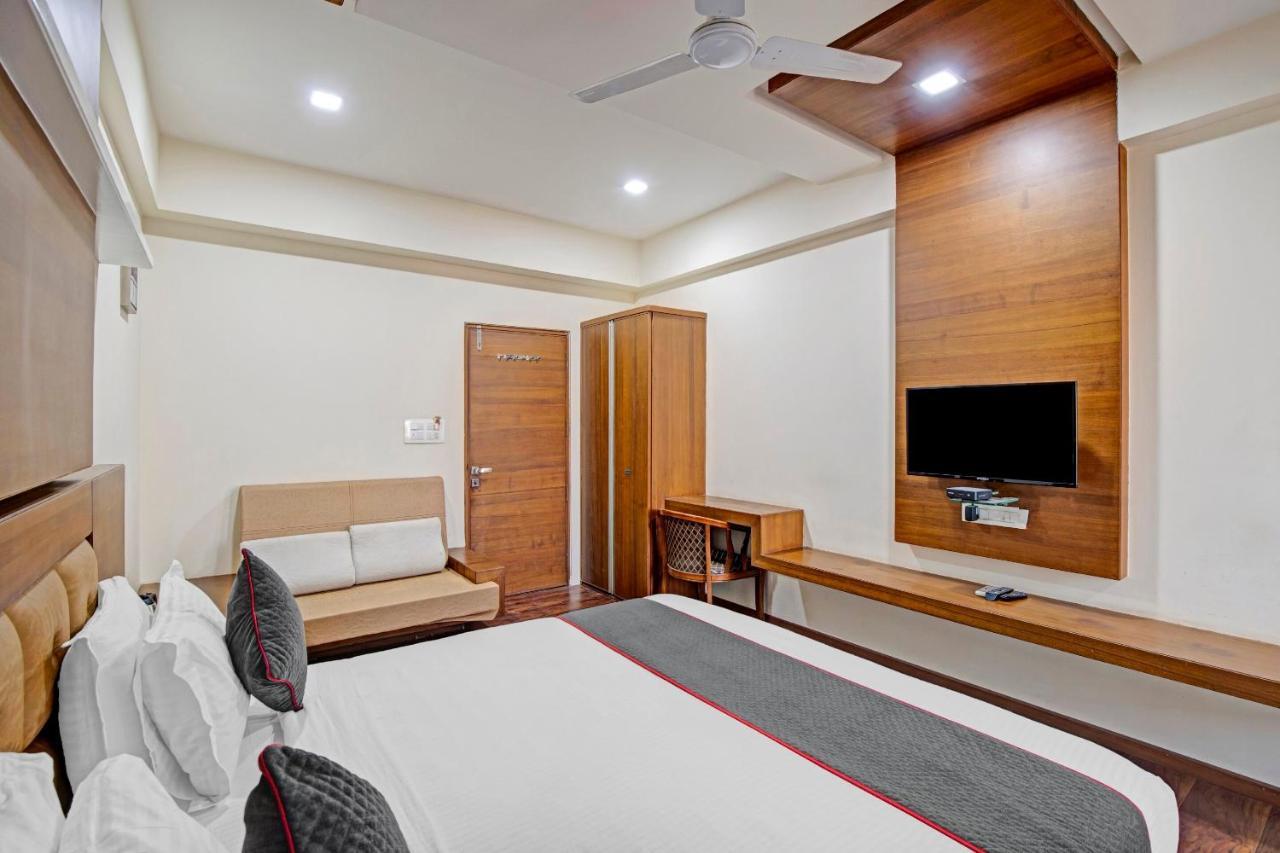 Hotel Navjivan Himatnagar Exteriér fotografie