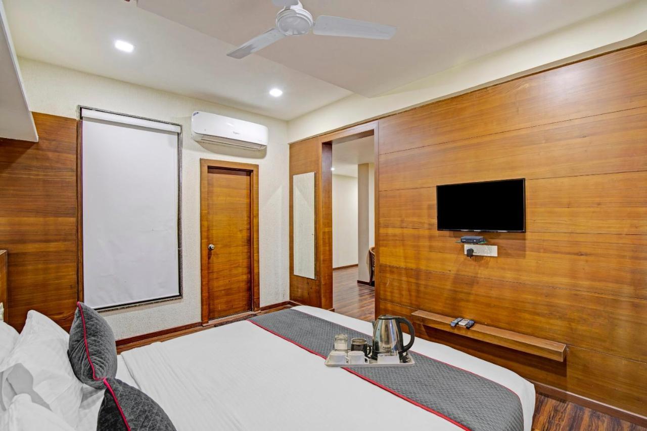 Hotel Navjivan Himatnagar Exteriér fotografie
