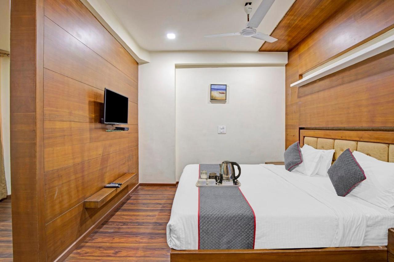 Hotel Navjivan Himatnagar Exteriér fotografie