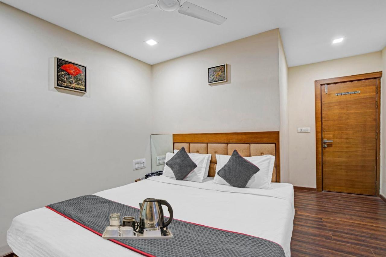 Hotel Navjivan Himatnagar Exteriér fotografie