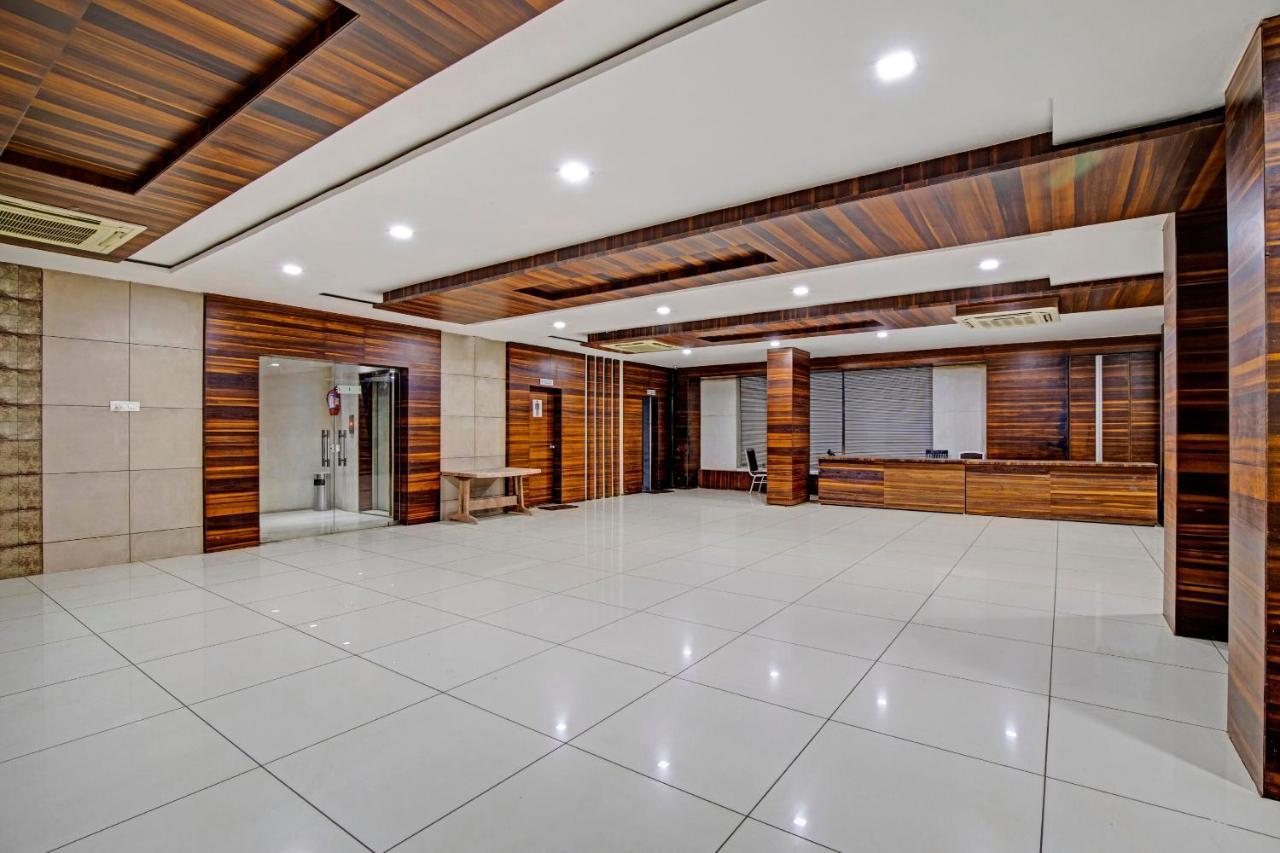 Hotel Navjivan Himatnagar Exteriér fotografie