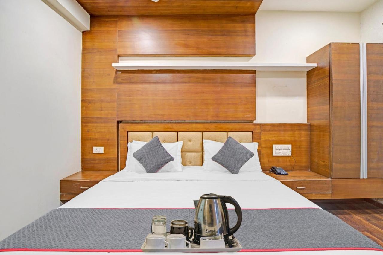 Hotel Navjivan Himatnagar Exteriér fotografie